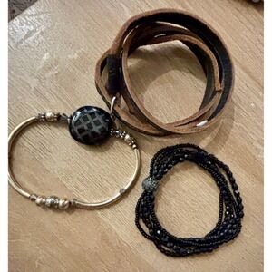 Mixed Bracelet Lot Leather Wrap Beaded Stretch Silver Tone Bangle 3 Piece Set